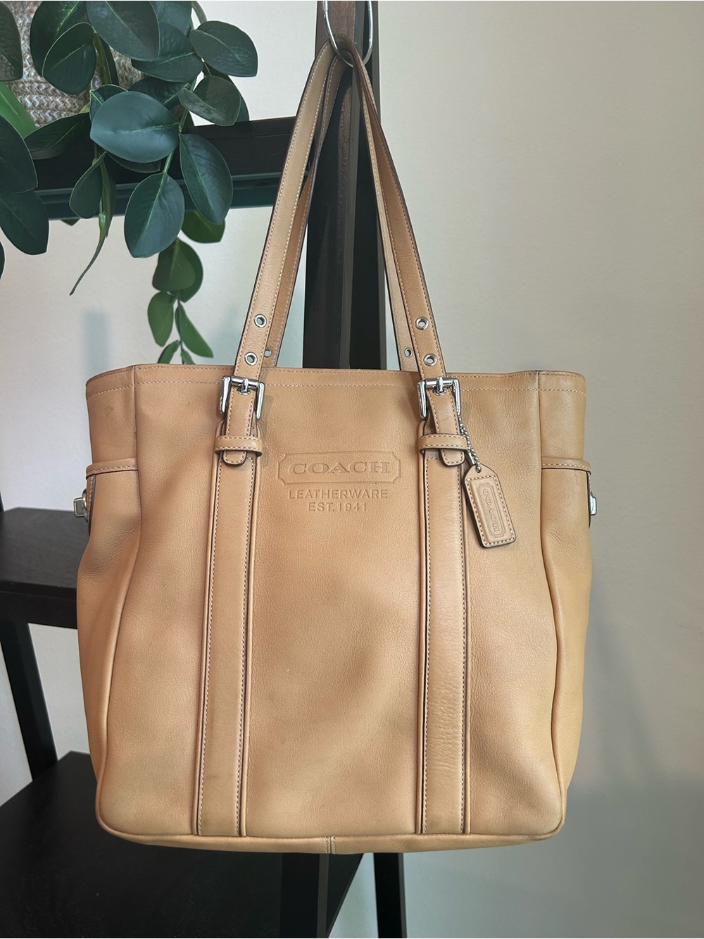 Vintage Coach Leatherware Hamptons Tote in Tan 8E92.